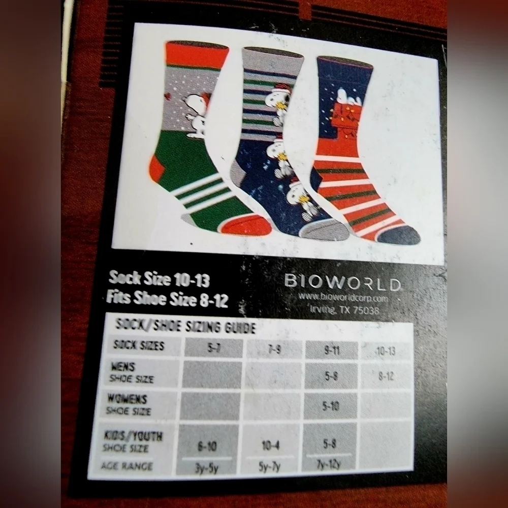 New Peanuts Men's 3-Pack of Crew Socks with Novelty Gift Box, Sizes 8-12
